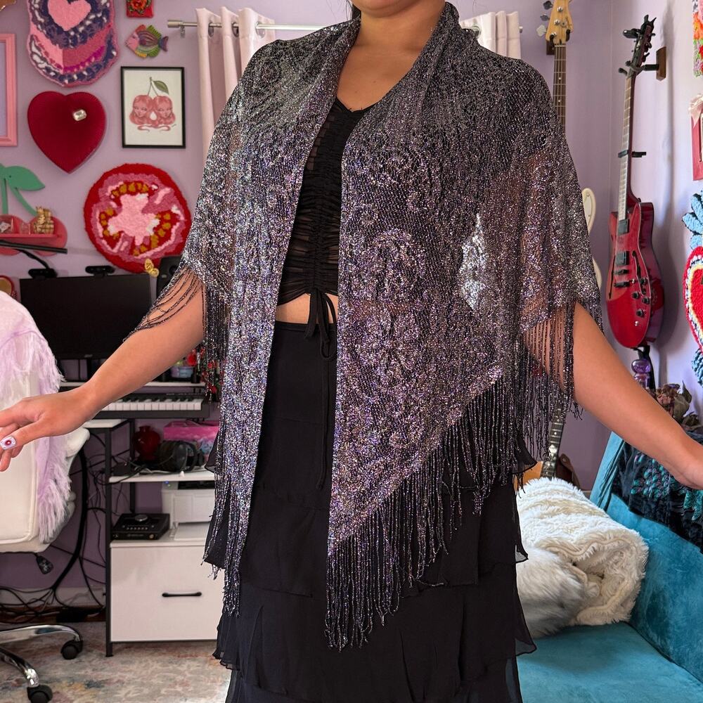 Vintage 90s / Y2K whimsigoth silver / gray shawl / wrap